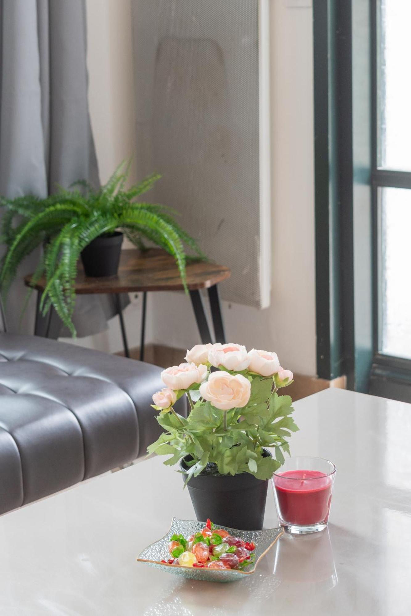 Le Hangar Fleuri Gagny Dış mekan fotoğraf